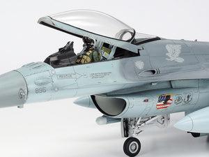 Tamiya 61098 F-16CJ Fighting Falcon 1/48 – image 3