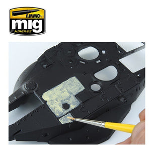 Ammo of Mig 2033 ANTI-SLIP PASTE - SAND COLOR FOR 1/35 – image 4