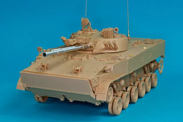 RB Model 35B110 BMP-3 Armament 30mm 2A72, 100mm 2A70, 3 x 7.62 PKT mg 1/35 – Bild 3