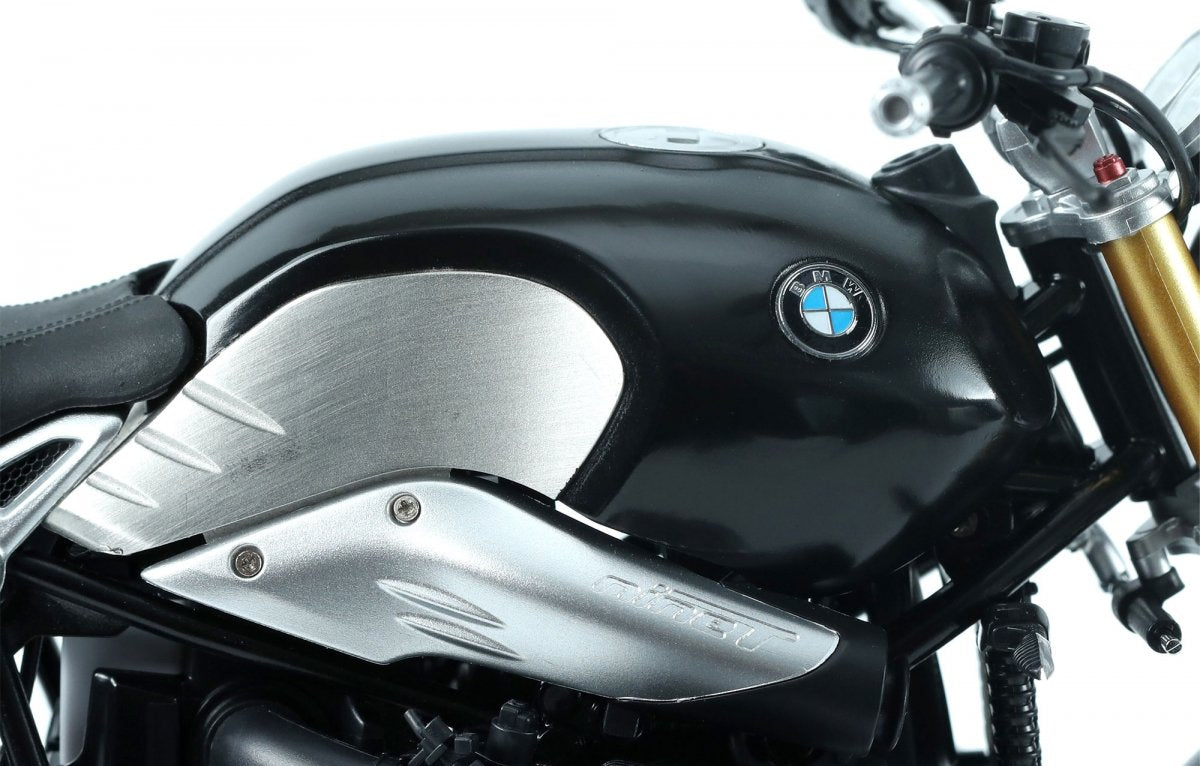Meng Model MT-003S BMW R nineT (Pre-colored Edition) 1/9 – image 6