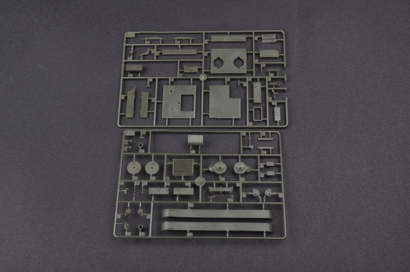 Hobby Boss 82494 Soviet T-26 Light Infantry Tank Mod.1931 1/35 – image 5