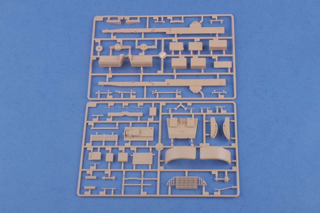 Hobby Boss 83801 US Blanc 666 Cargo Hard Top (1/35) – image 8