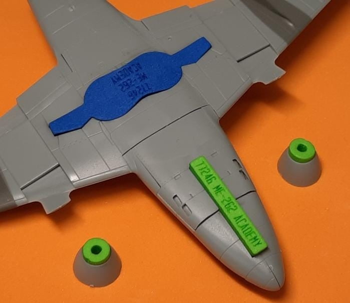 Omask 77246 Me-262 wheel bay plugs (for Academy) 1/72 – Bild 2