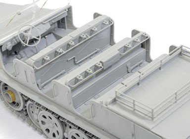 Dragon 6466 8T HALFTRACK Initial Production 1/35 – immagine 2