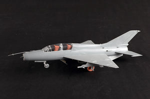 Trumpeter 02825 JJ-7A Trainer 1/48 – imagen 7