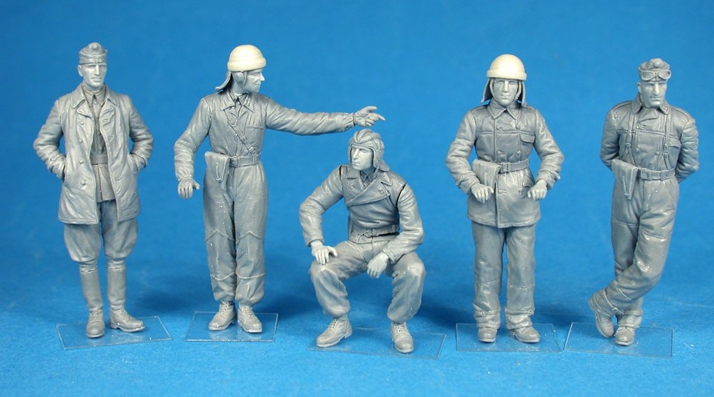MiniArt 35157 HUNGARIAN TANK CREW 1/35 – image 2
