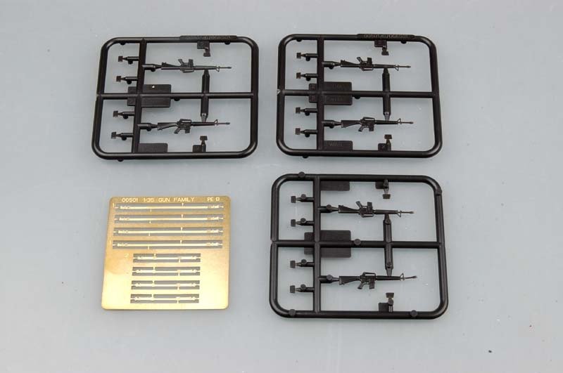 Trumpeter 00502 American machine gun AR15/M16/M4 FAMILY M16-A2 1/35 – Bild 2