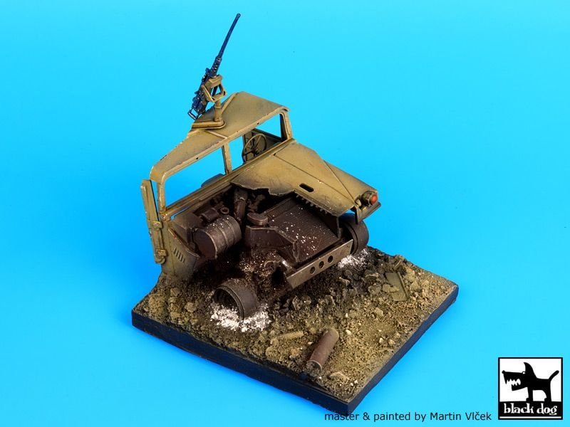 Black Dog D35018 Destroyed Humvee base 1/35 – image 2