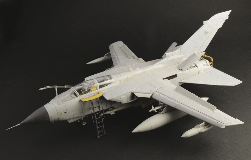 Italeri 2513 TORNADE GR. 4 1/32  – image 8