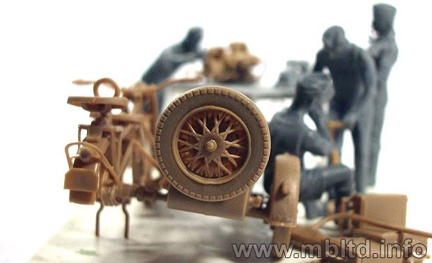 Master Box 3560 German motocycle repair team 1/35 – Bild 13