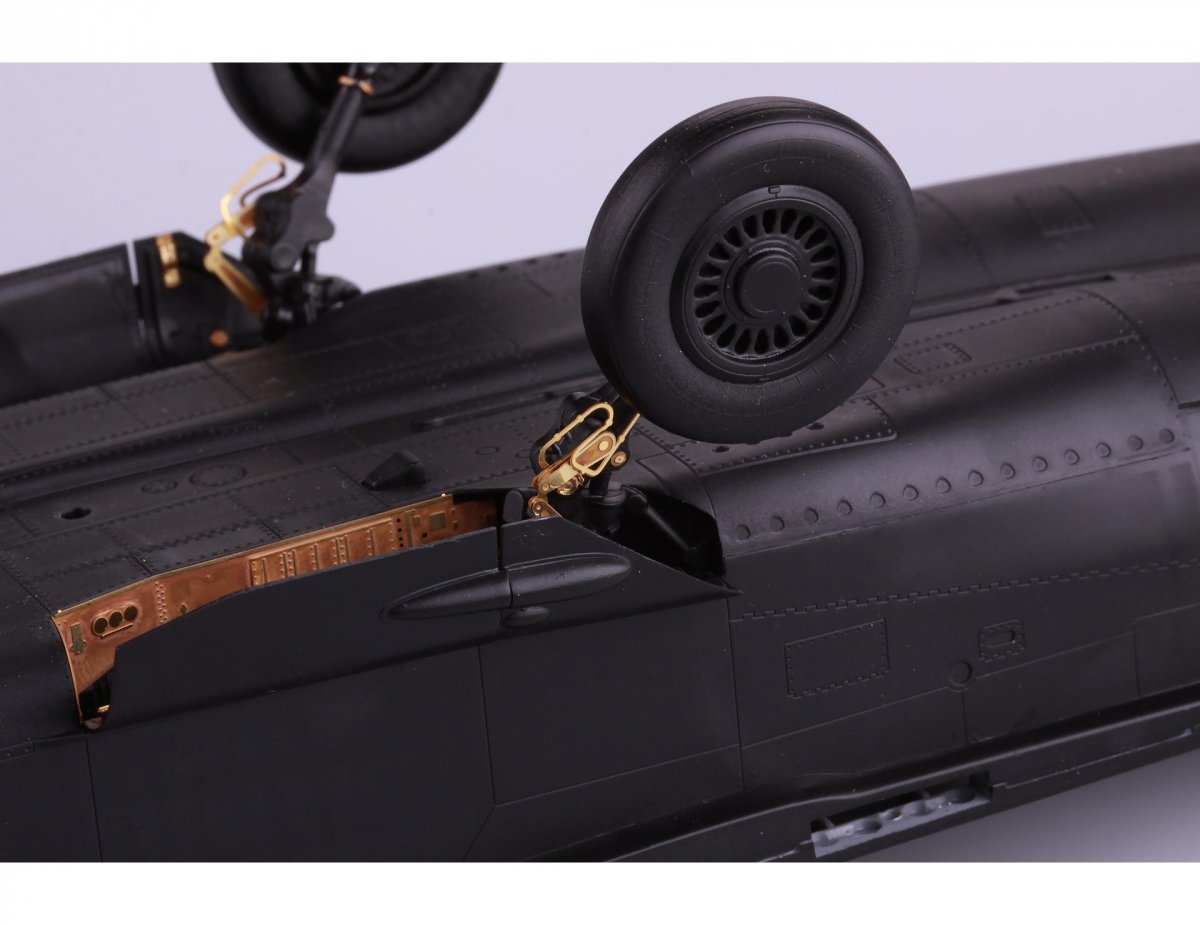 Eduard 48918 MiG-25RBT exterior ICM 1/48 – imagen 6