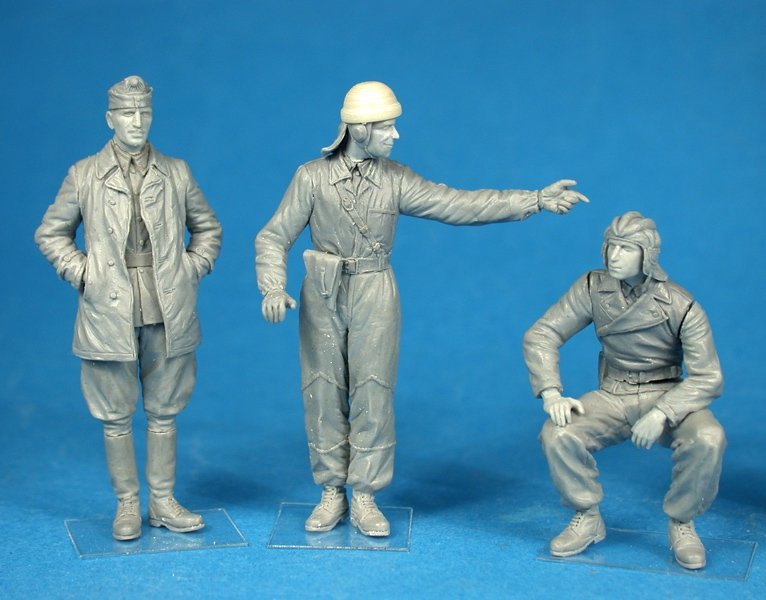 MiniArt 35157 HUNGARIAN TANK CREW 1/35 – image 3