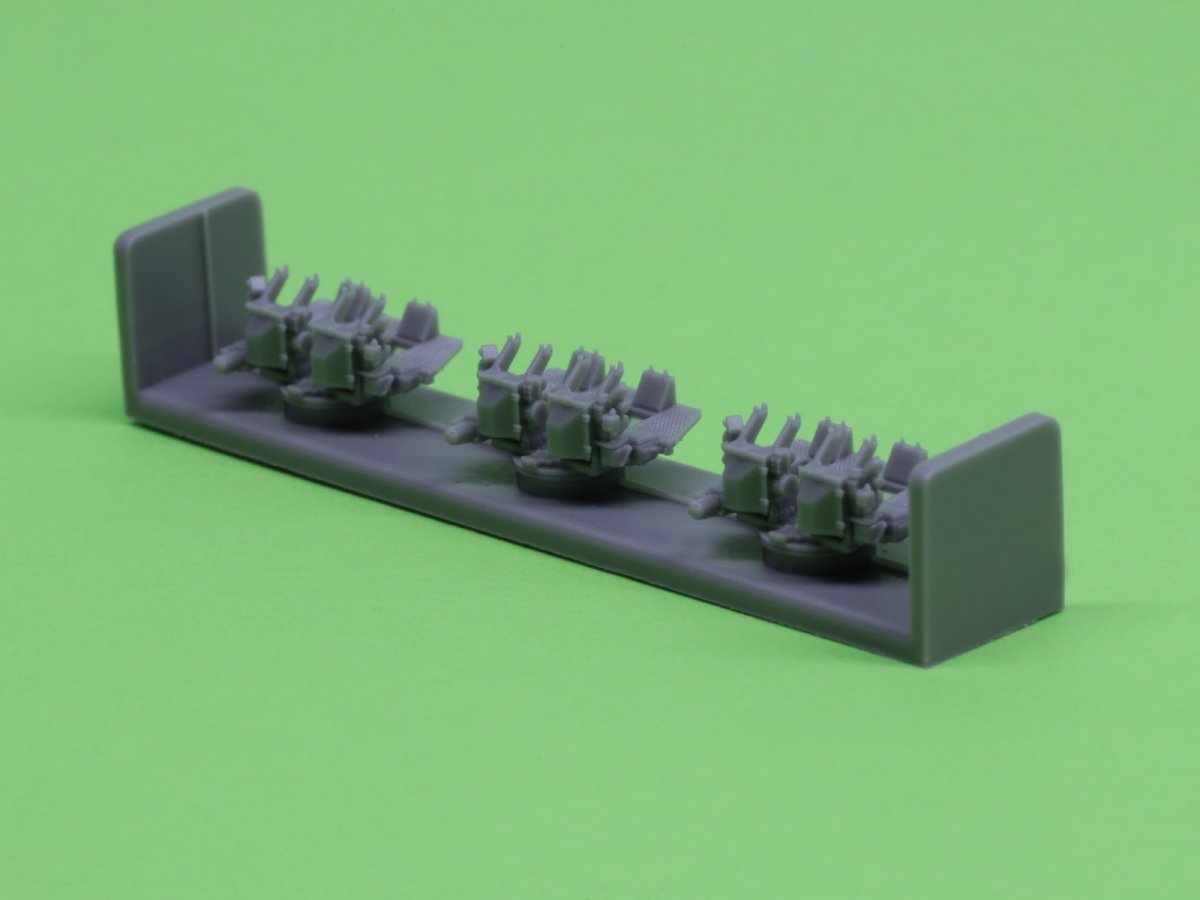 Master SM-350-095 USN 40 mm/56 Bofors quadruple mount ver.3 / with Mk-51 director - (resin, PE and turned parts) - (6pcs) 1/350 – Bild 2