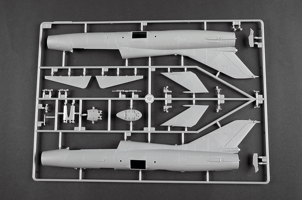 Trumpeter 02824 JJ-7 Trainer 1/48 – immagine 17