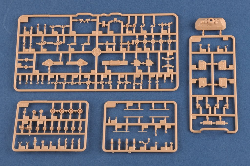 Hobby Boss 84557 Leopard C2 MEXAS with TWMP Track Width Mine Plow 1/35 – image 7