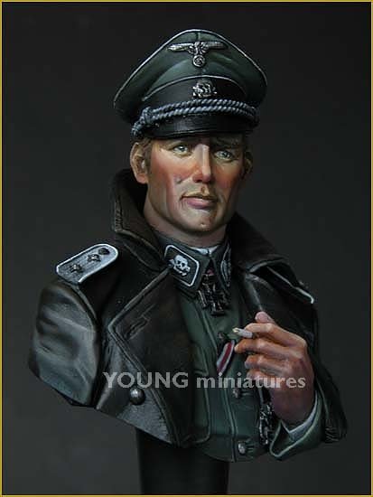 Young Miniatures YM1811 SS TOTENKOPF OFFICER WWII 1/10 – Bild 2