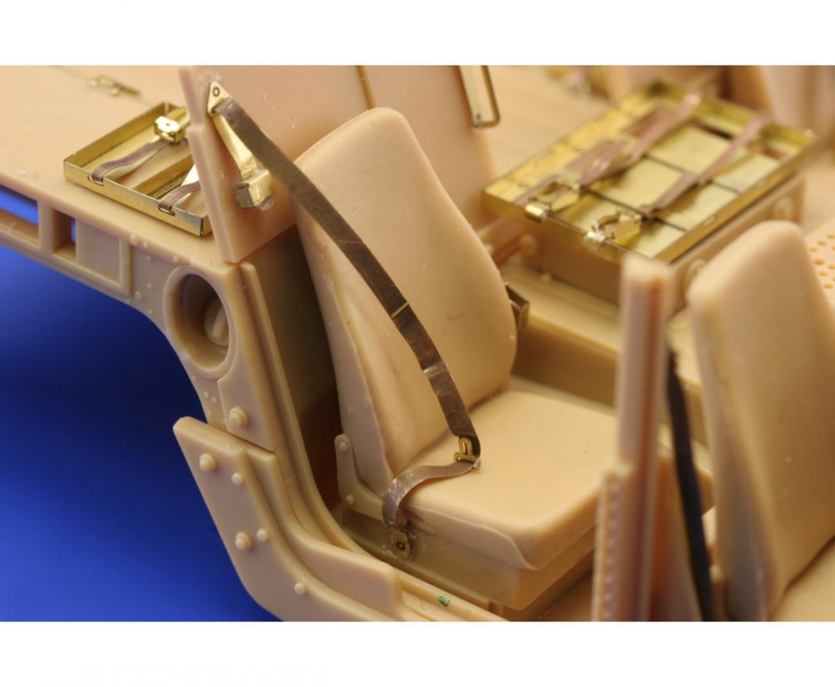 Eduard 36209 M-1151 EAC interior 1/35 Academy – imagen 3