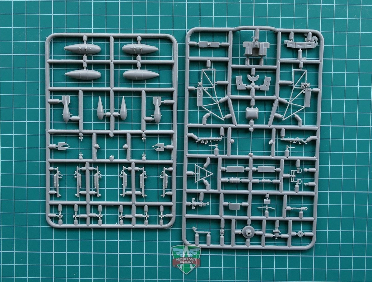 Modelsvit 4802 Yak-1 Soviet fighter on skis 1/48 – image 3