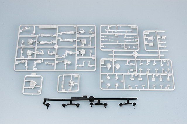 Trumpeter 00413 Soldat soviétique de char de la Seconde Guerre mondiale (1/35) – image 3