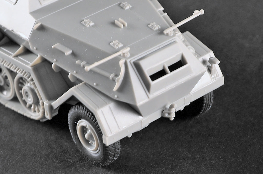Trumpeter 07404 Sd.Kfz.8 Gepanzerter Zugkraftwagen 12t 1/72 – immagine 8