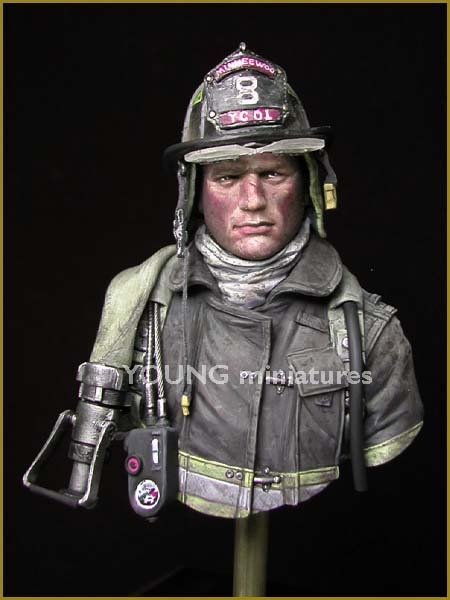 Young Miniatures YC1801 FIRE FIGHTER 1/10 – immagine 2