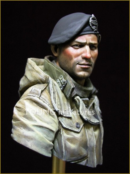 Young Miniatures YM1835 British Tank Crew WWII 1/10 – immagine 7