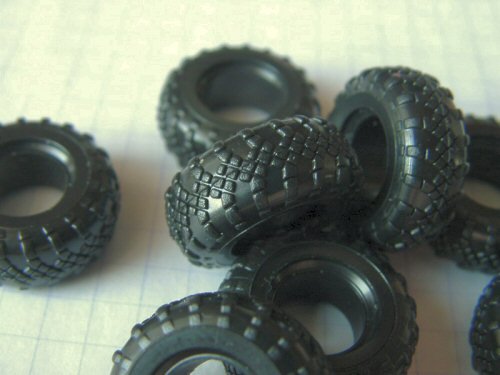PST A002 THE TIRES FOR MAZ TRACTOR 1/72 – image 2