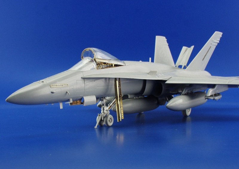 Eduard 49223 F-18C 1/48 Hasegawa – immagine 10