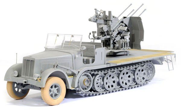 Dragon 6525 Sd.Kfz.7/1 2cm Flakvierling 38 auf Selbstfahrlafette 1/35 – image 7