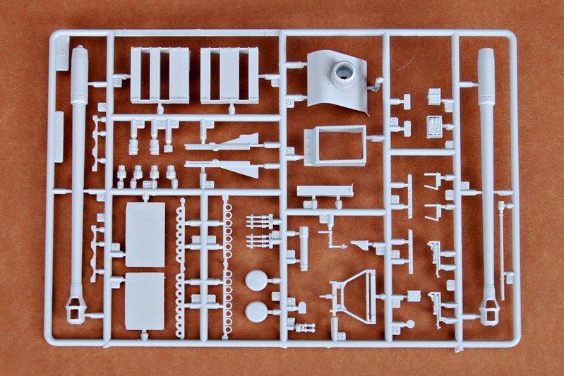 Trumpeter 00350 German 12.8cm Selbstfahrlafette L/6 Sturer Emil 1/35 – immagine 6