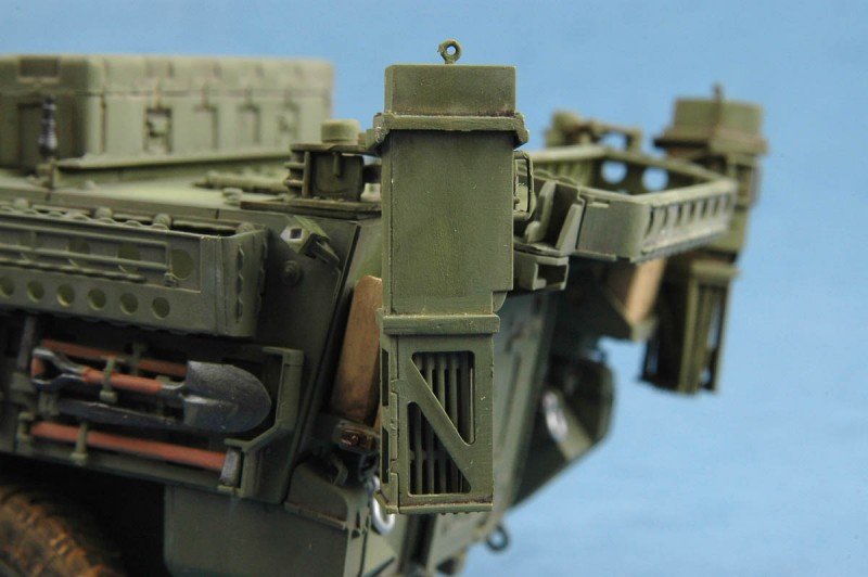 Trumpeter 01575 American M1132 Engineer Squad Vehicle 1/35 – Bild 4