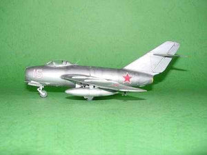 Trumpeter 02806 MiG-15 bis Fagot-B 1/48 – image 4