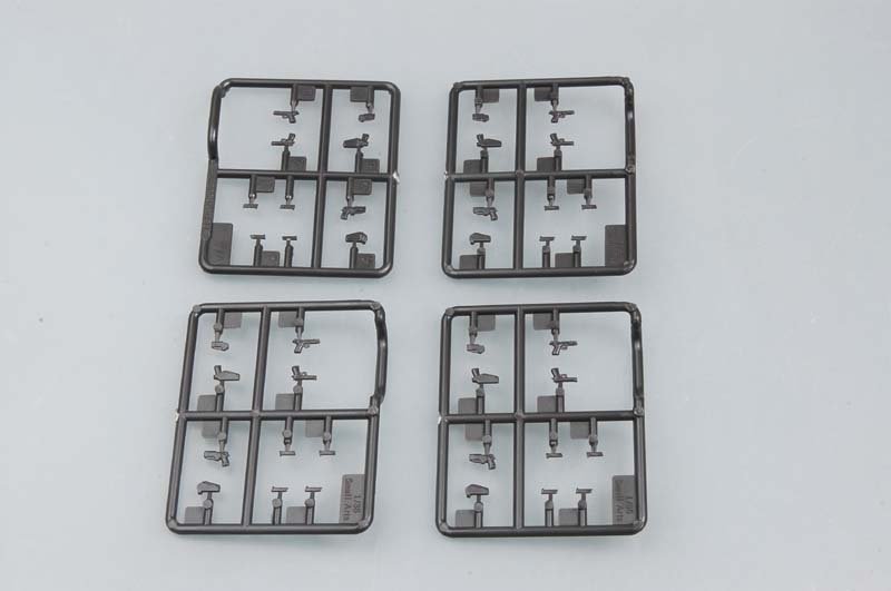 Trumpeter 00504 M9 World Pistol Selections 1/35 – image 4