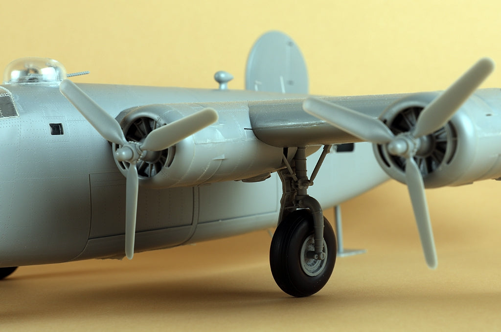 Hobby Boss 81774 Consolidated B-24J Liberator 1/48 – Bild 16