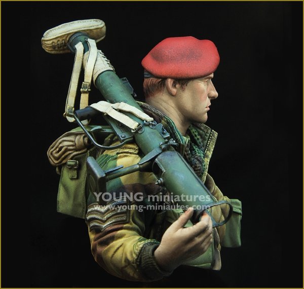 Young Miniatures YM1871 Parachutistes britanniques de la Seconde Guerre mondiale avec PIAT 1/10 – image 7