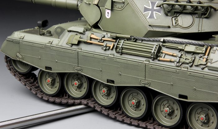 Meng Model TS-007 GERMAN MAIN BATTLE TANK LEOPARD 1 A3/A4 1/35 – Bild 8
