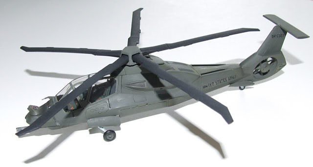 Revell 04469 RAH.66 Comanche 1/72 – image 3