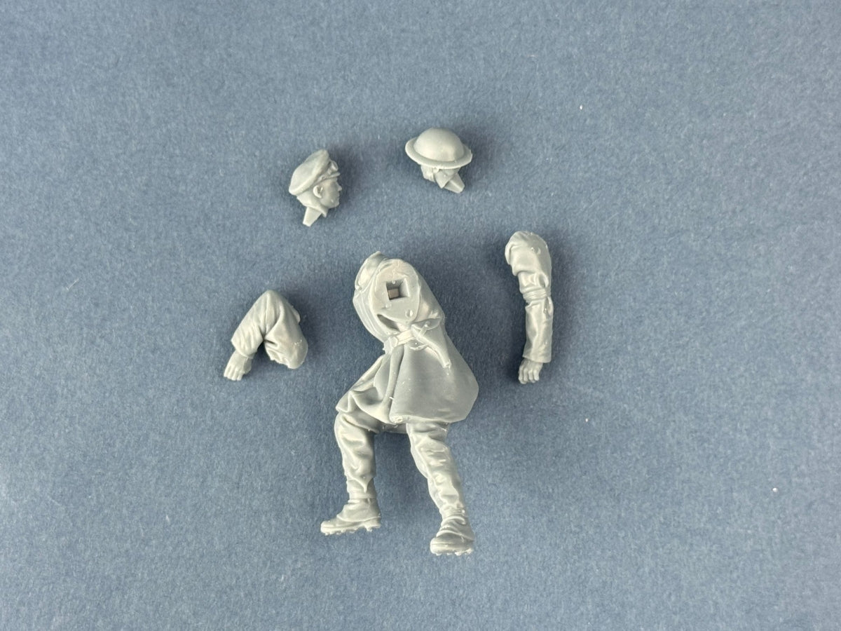 Copper State Models F35-061 British Dispatch Rider on a short break ( Motorcycle not included) 1/35 – imagen 4