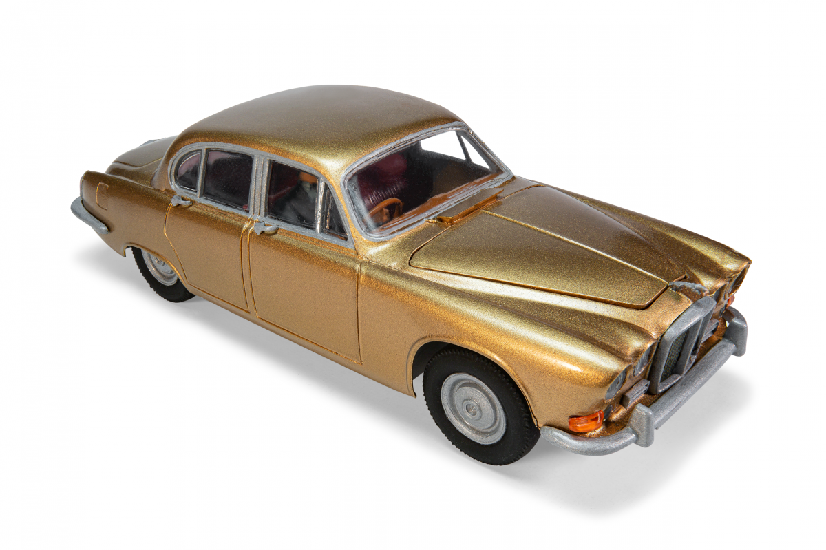 Airfix 03401V Jaguar 420 1/32 – immagine 2