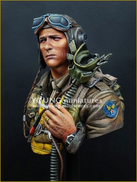 Young Miniatures YM1856 Pilote de chasse USAAF 1944 1/10 – image 3