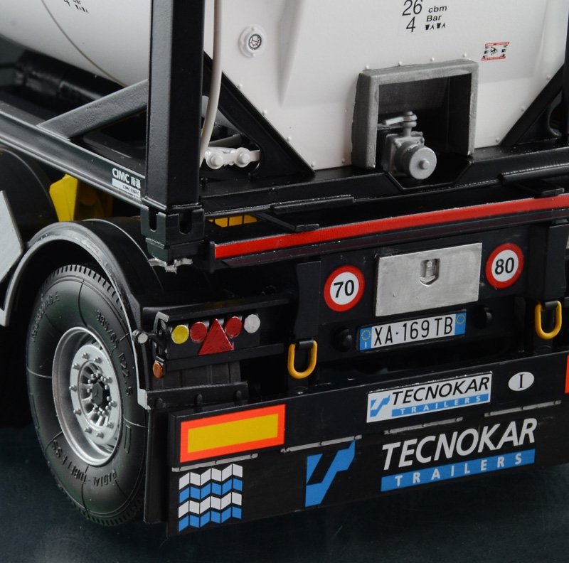 Italeri 3929 TECNOKAR TRAILER WITH 20 TANK 1/24 – zdjęcie 15