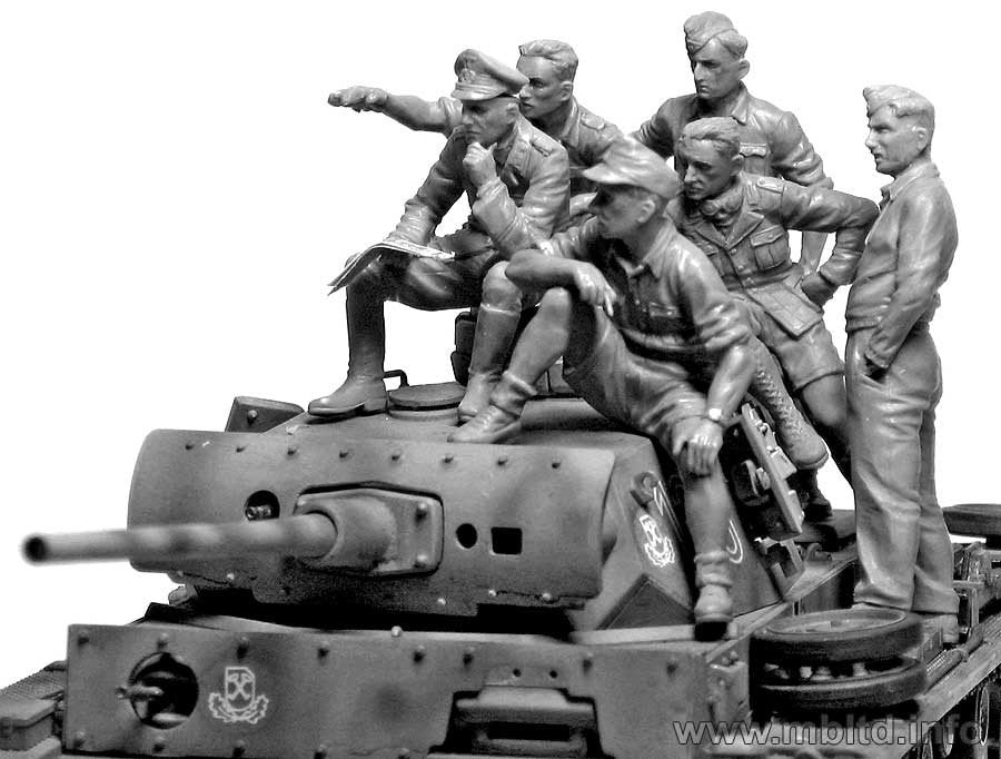 Master Box 3561 Rommel and German Tank Crew (DAK, 1941-1943) 1/35 – imagen 4