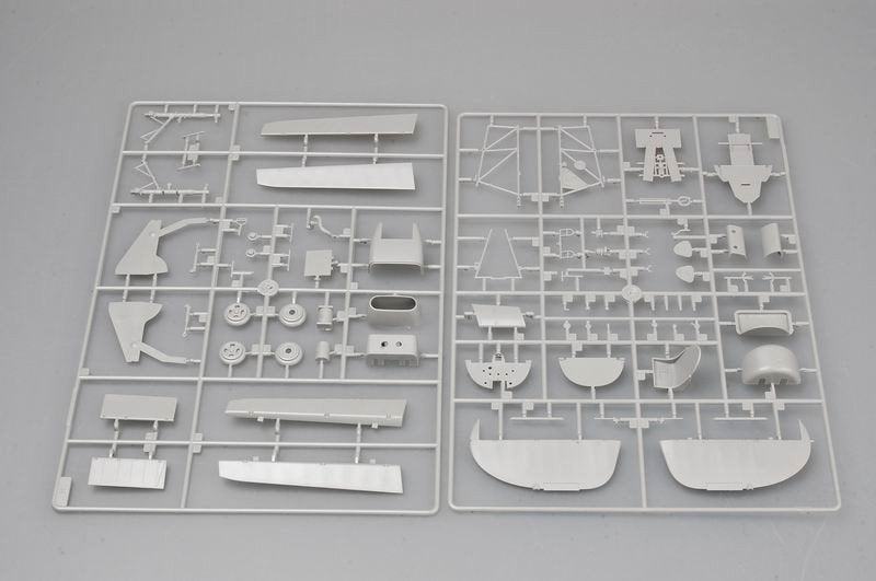 Trumpeter 02417 Hurricane Mk II D/Trop 1/24 – imagen 5