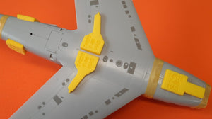 Omask 74820 F-86F Sabre wheel bay plugs (for Hasegawa) 1/48 – Bild 2