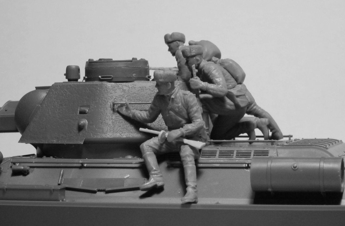 ICM 35640 Soviet Tank Riders (1943-1945) 4 figures 1/35 – immagine 8