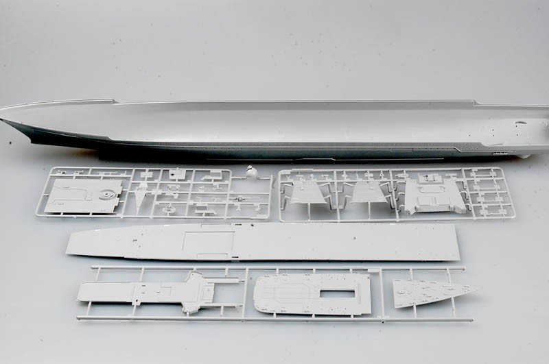 Trumpeter 04521 Croiseur russe Amiral Lazarev Ex-Frunze (1/350) – image 4