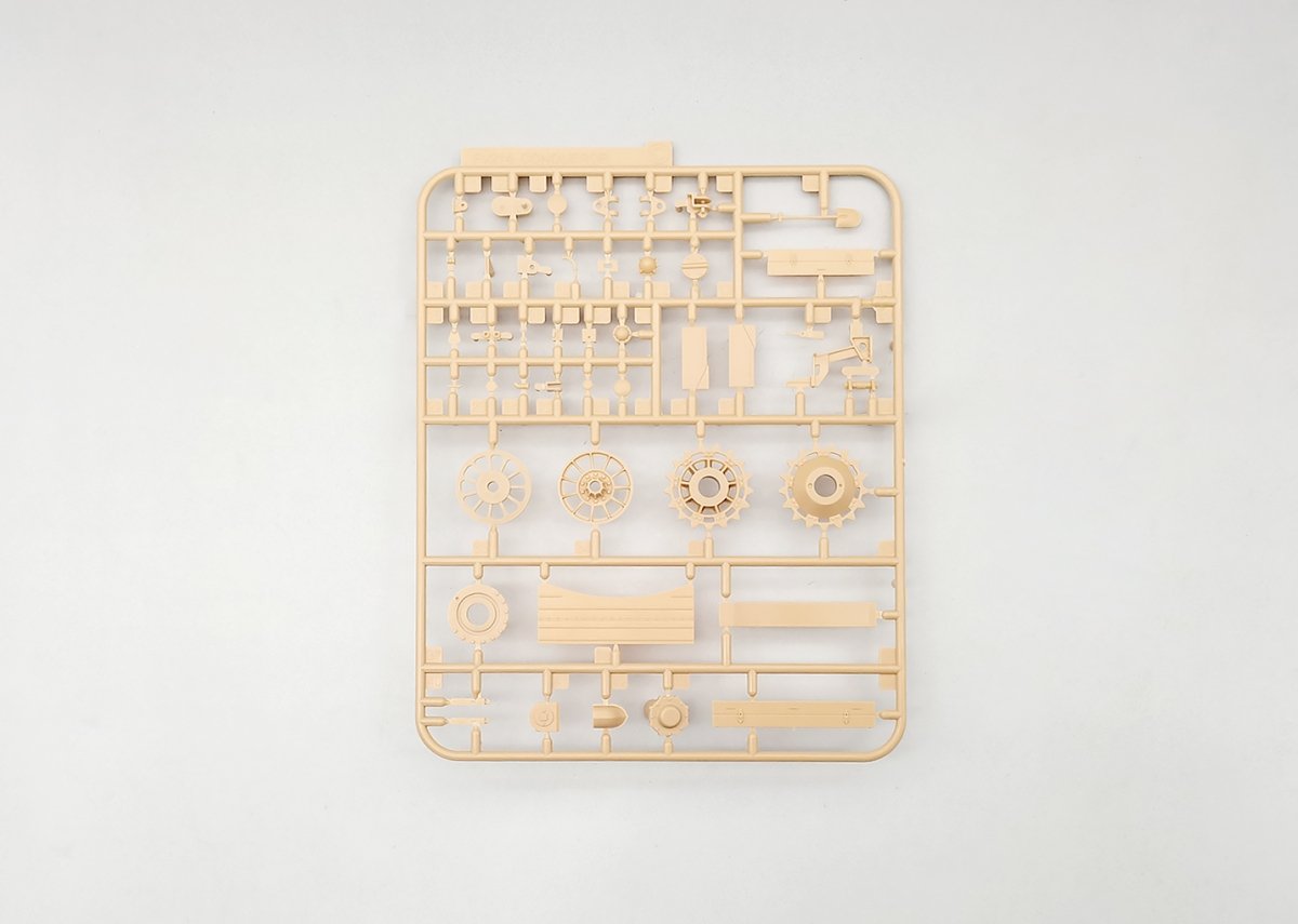 Amusing Hobby 35A042 FV221 Caernarvon British Heavy Tank 1/35 – immagine 8