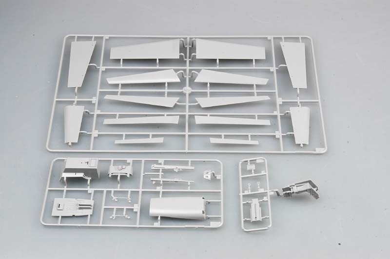 Trumpeter 03204 McDonnell Douglas F/A 18 E Hornet 1/32 – image 7
