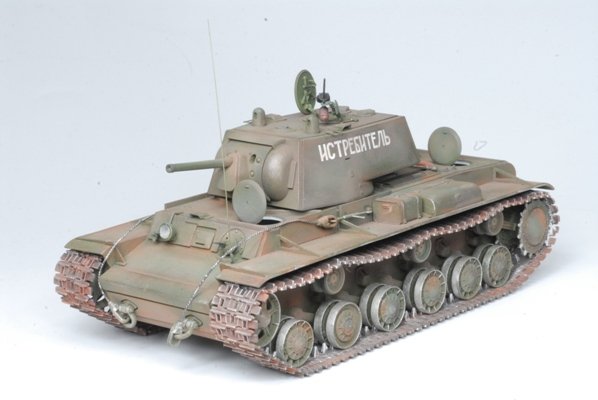 Zvezda 3539 KV-1 Soviet Heavy Tank 1/35 – image 4