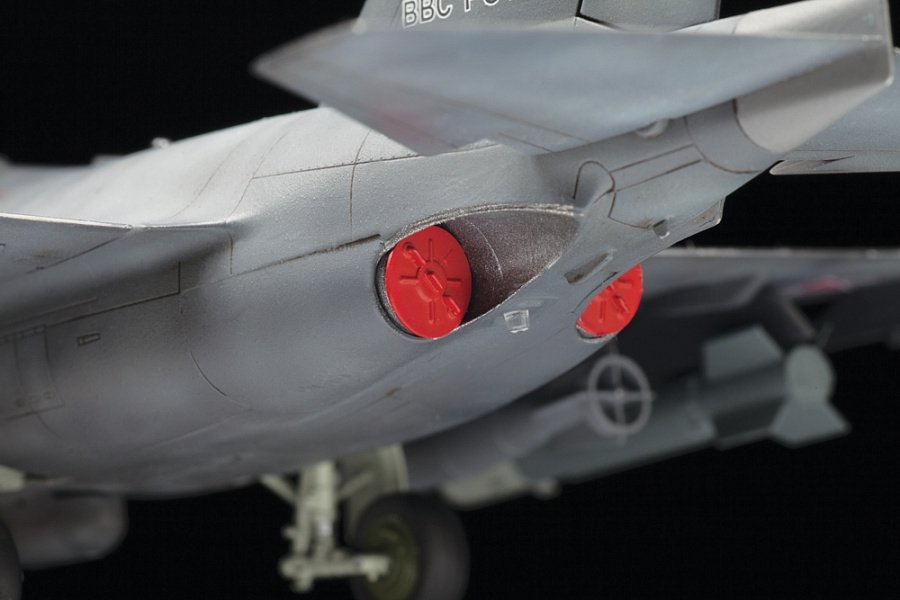 Zvezda 4818 YAK-130 &amp;quot;MITTEN&amp;quot; 1/48 – immagine 5